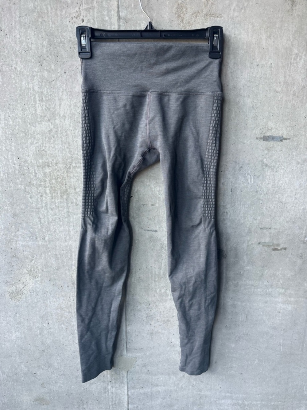 Alphalete Gray High-Waist Leggings